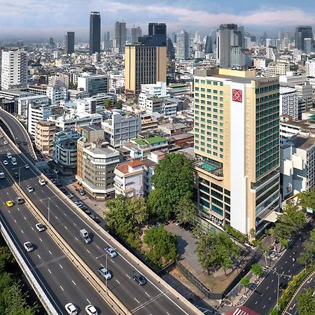 Hilton Garden Inn Bangkok Silom Exterior photo